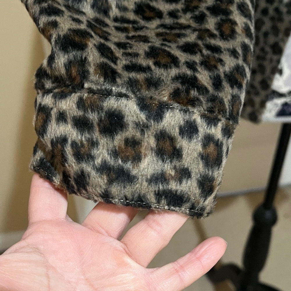 Leopard Print Women’s Shacket - Picture 3 of 10